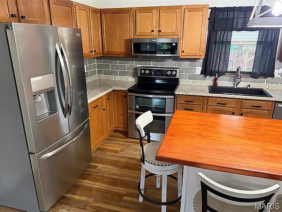 5th image of 568 Lake Meadow Dr
