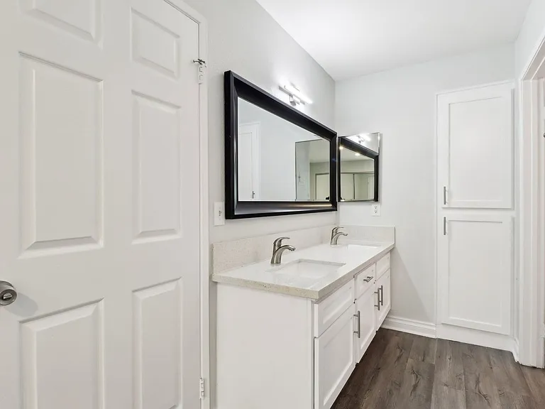 14056 Valleyheart Dr. — Photo 49