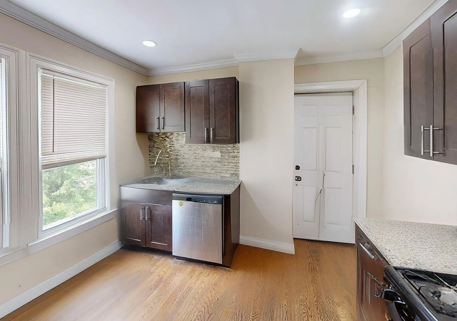 2bed in Roxbury available 9/1 — Photo 1