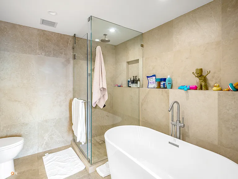 7433 Cambie St #2105 — Photo 21