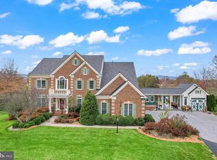 16802 Chestnut Overlook Dr, Purcellville, VA 20132