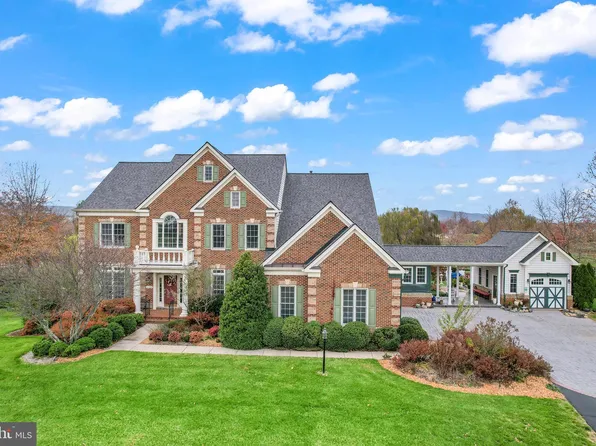 16802 Chestnut Overlook Dr, Purcellville, VA 20132