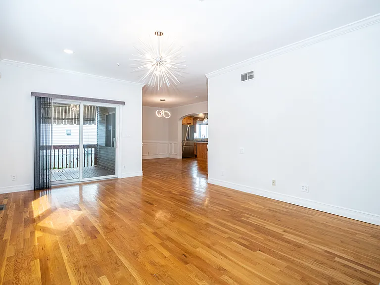 8 Davenport St #1 — Photo 8
