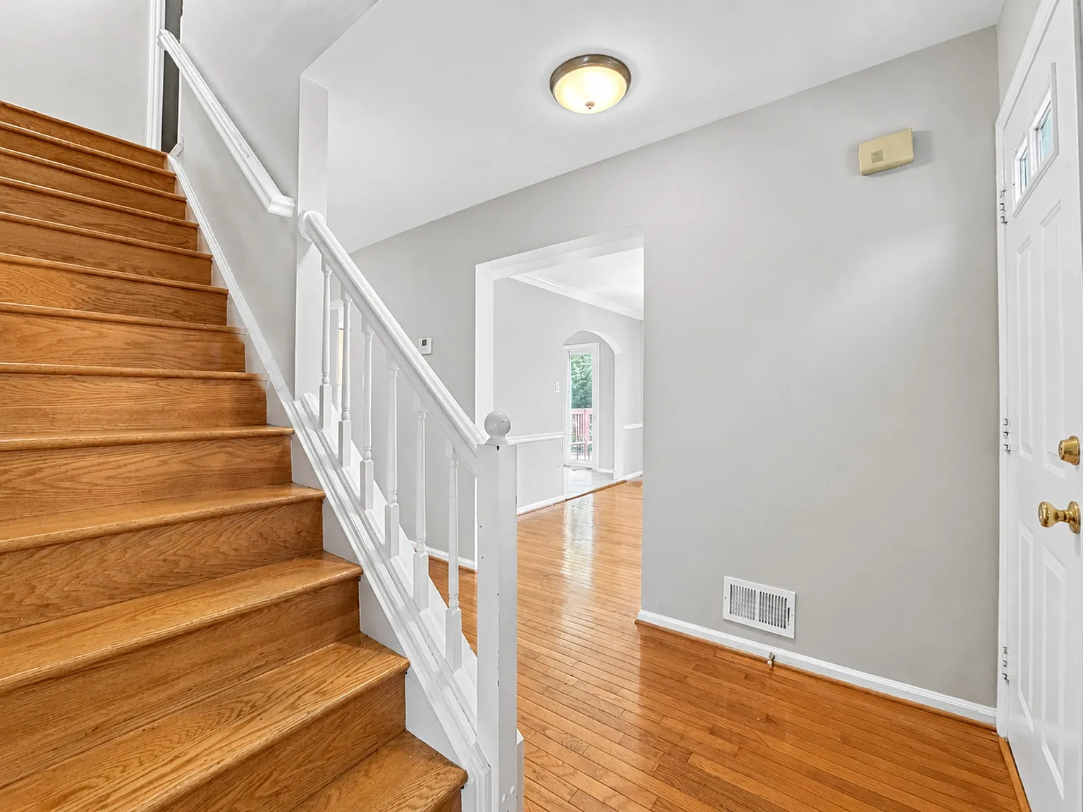 4 bed, 3.5 bath, 2376 sqft, $3,600 — Photo 2