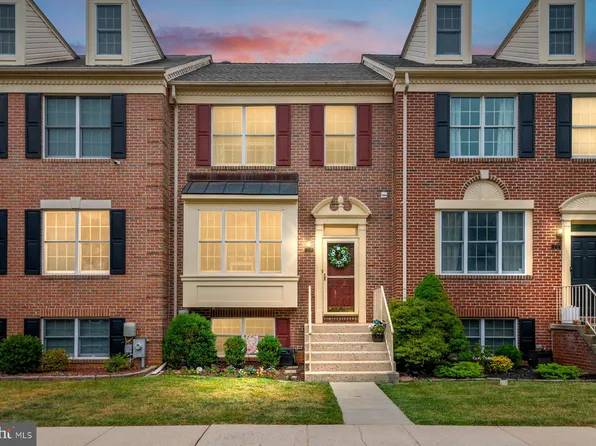 902 Walnutwood Rd, Cockeysville, MD 21030