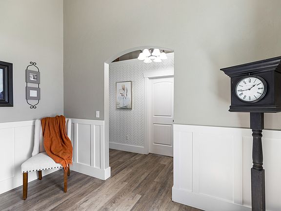 4th image of 580 N Cherry Ridge Ln