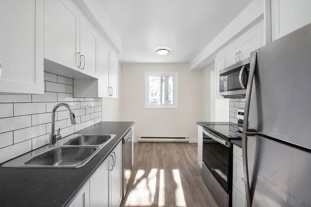 100 Rideau Street — Photo 3