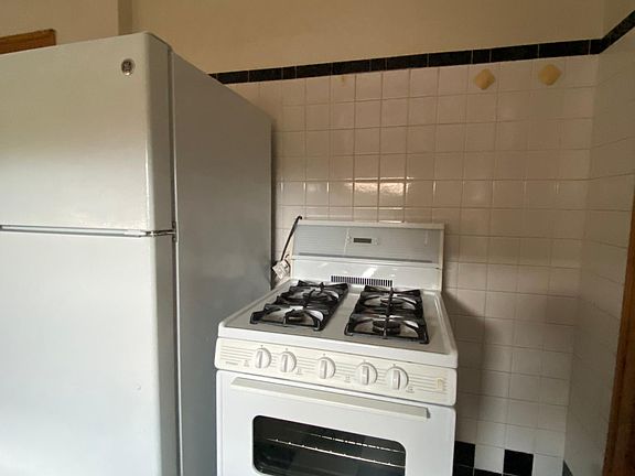 5th image of 2941 N Lockwood Ave