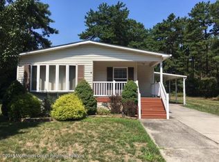 2 Pine Ridge Blvd, Whiting, NJ 08759