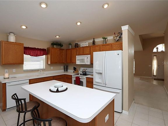 4th image of 31325 Golden Gate Dr