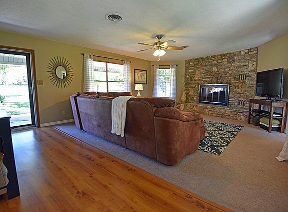3rd image of 164 Aqua Vista Dr