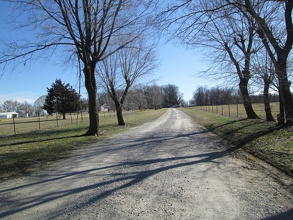 3rd image of 1069 E Us Highway 160
