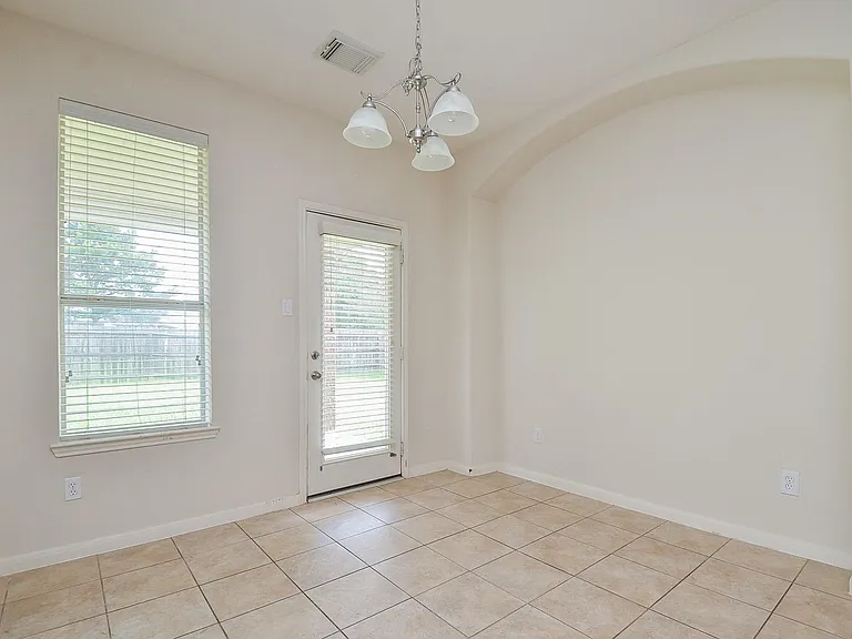 5218 Lacey Oak Meadow Dr — Photo 17