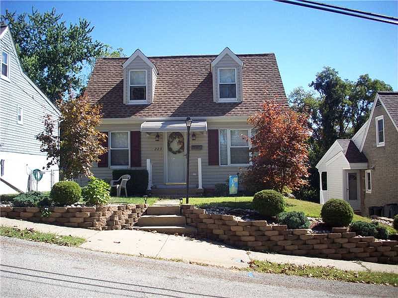 1st image of 223 James St