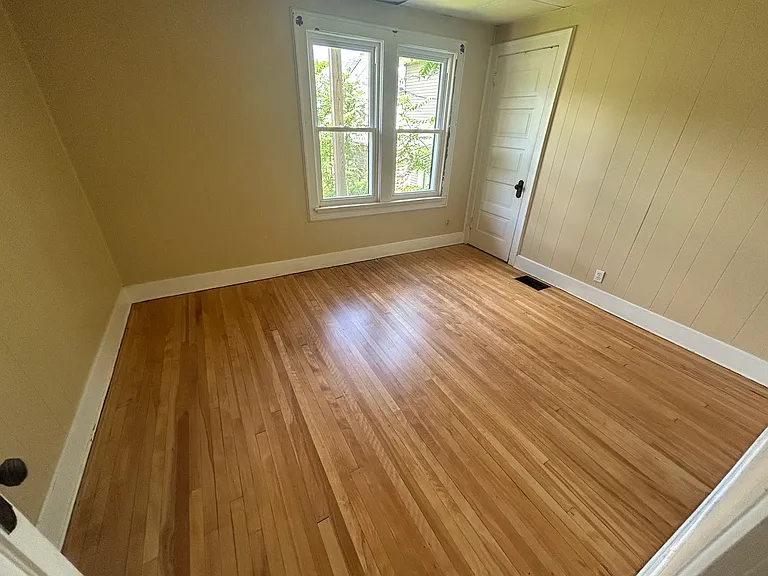 3321 N Bartlett Ave — Photo 1