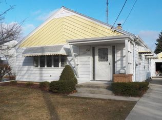 1214 Nagle Ave, Manitowoc, WI 54220