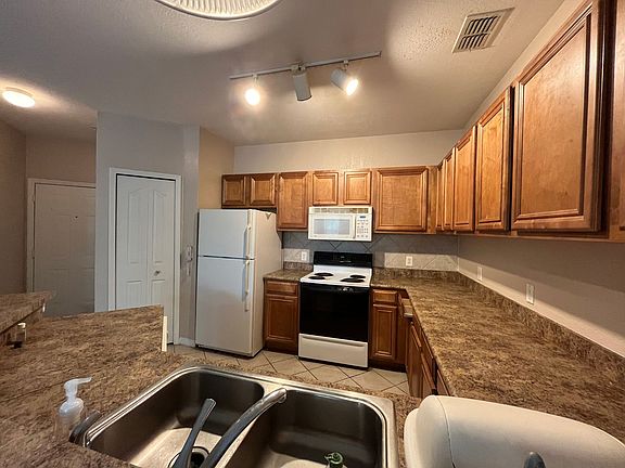 5th image of 6169 Metrowest Blvd Unit 207