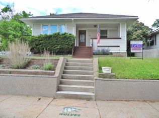 594 W Flaming Gorge Way, Green River, WY 82935