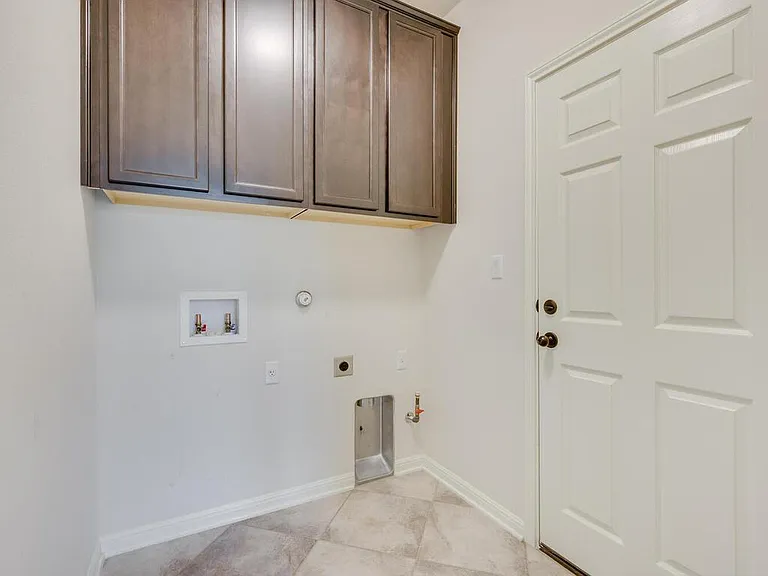 2200 Hilltop Climb Dr — Photo 32