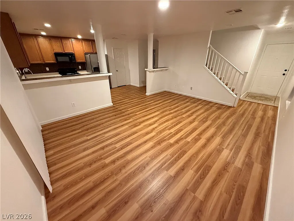 8217 Time Machine Ave — Photo 3