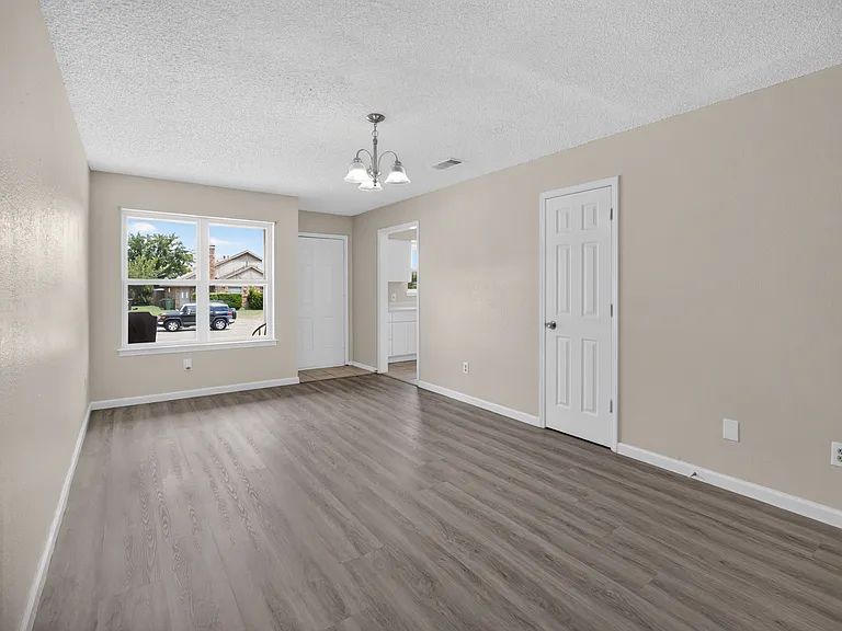 1128 Pleasant Valley Ln #1128 — Photo 4