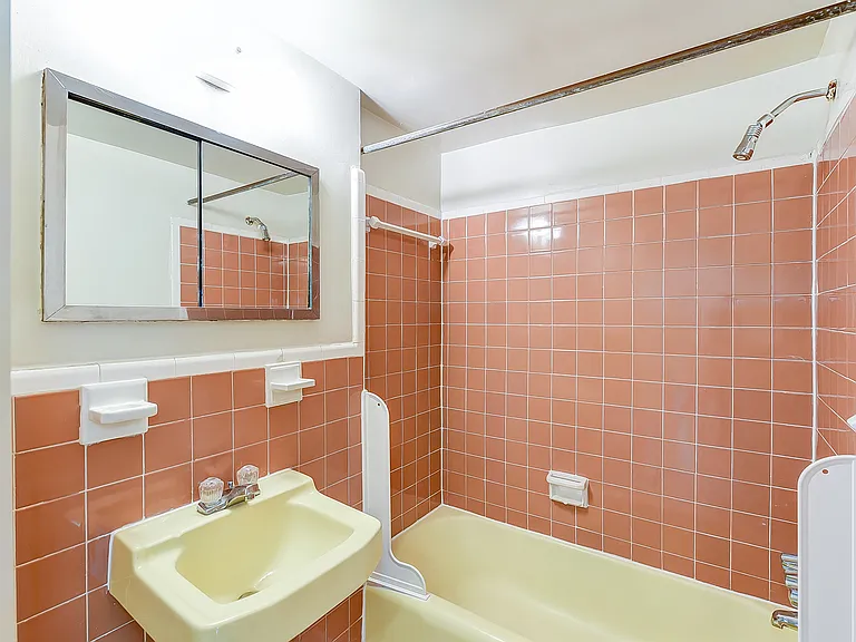 1817 N Quinn St — Photo 14