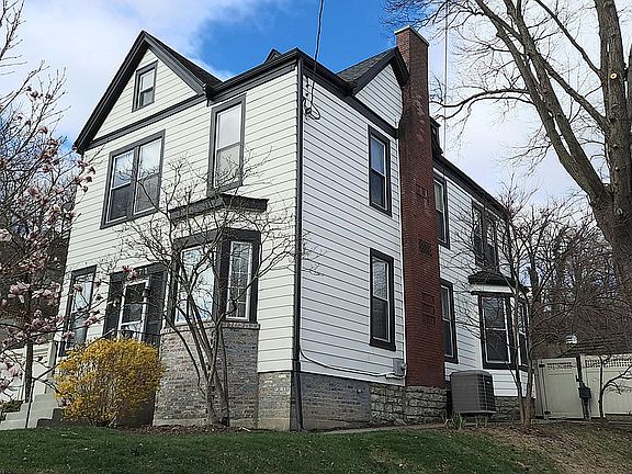 3rd image of 2171 Luray Ave