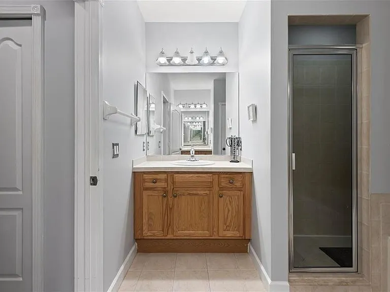2601 Creekside Dr — Photo 11