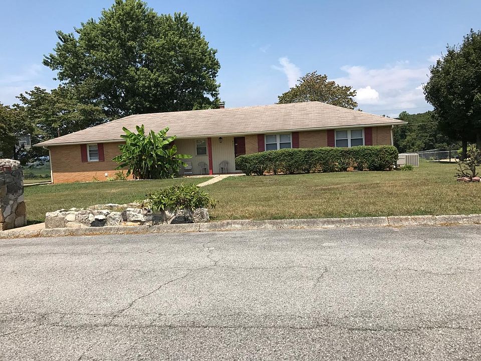 1st image of 601 W Donaldson Dr