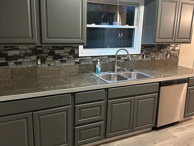401 Holl Rd NE — Photo 5
