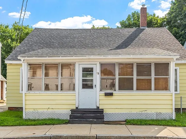 42 Pickering Road, Rochester, NH 03839