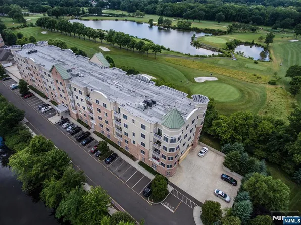 1115 Windsor Park Ct, Englewood, NJ 07631