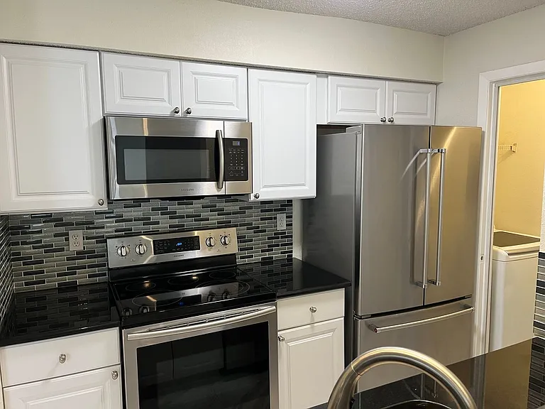 232 Afton Sq #201 — Photo 6