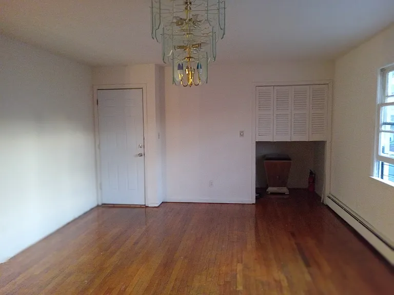 184 Smith St #1F — Photo 12