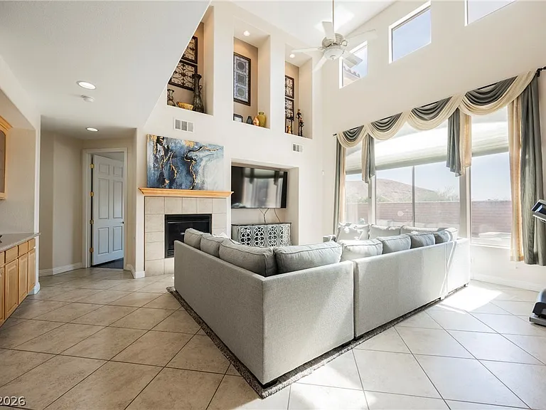 9562 Staff Ln — Photo 4