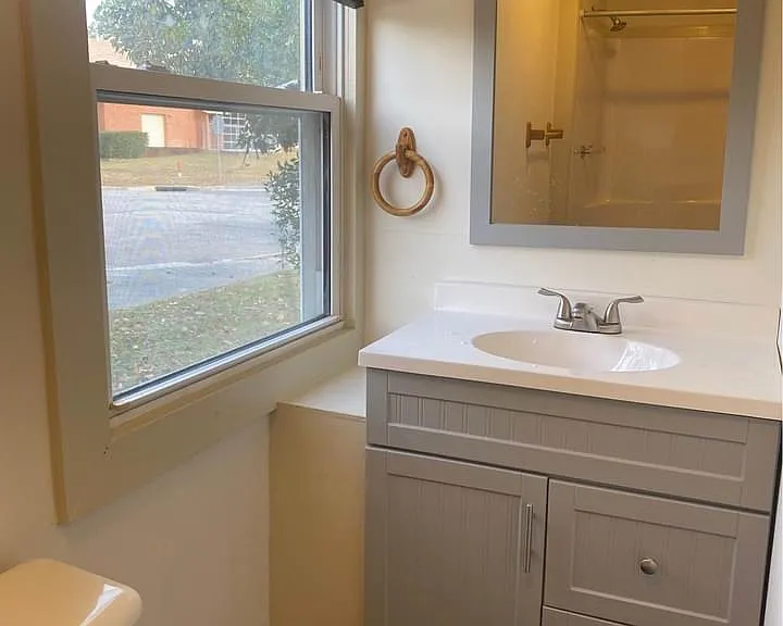 1427 Wellington Ave — Photo 11