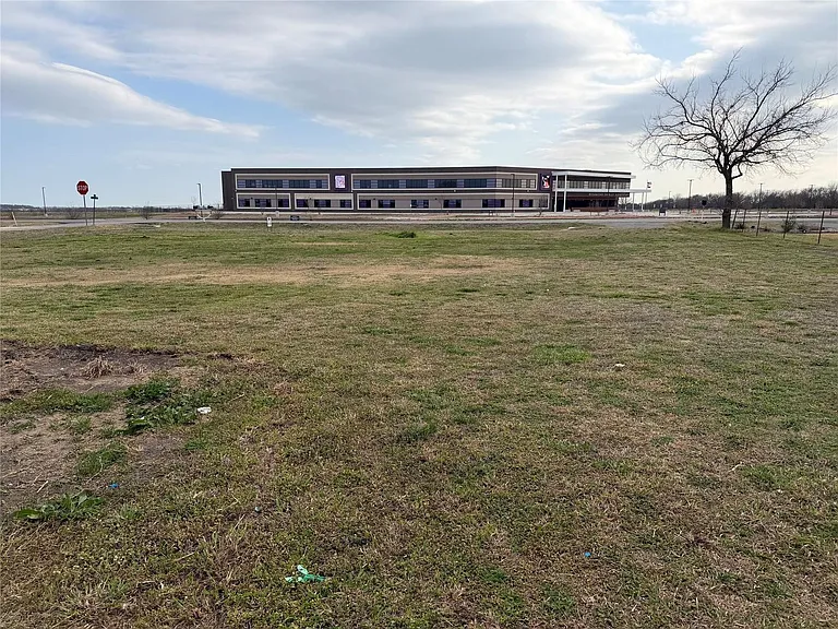 1605 Oak Cir #A — Photo 16