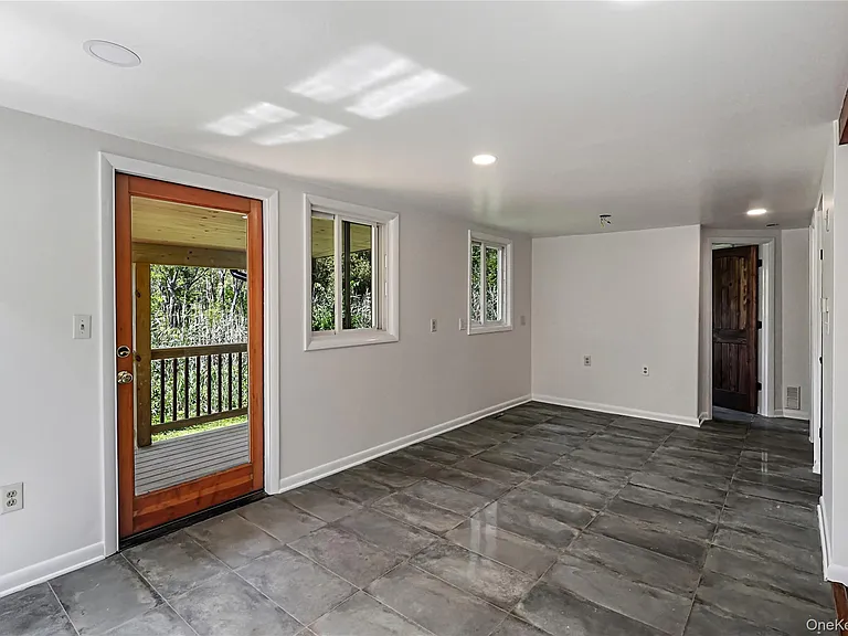 222 Bog Hollow Rd — Photo 17