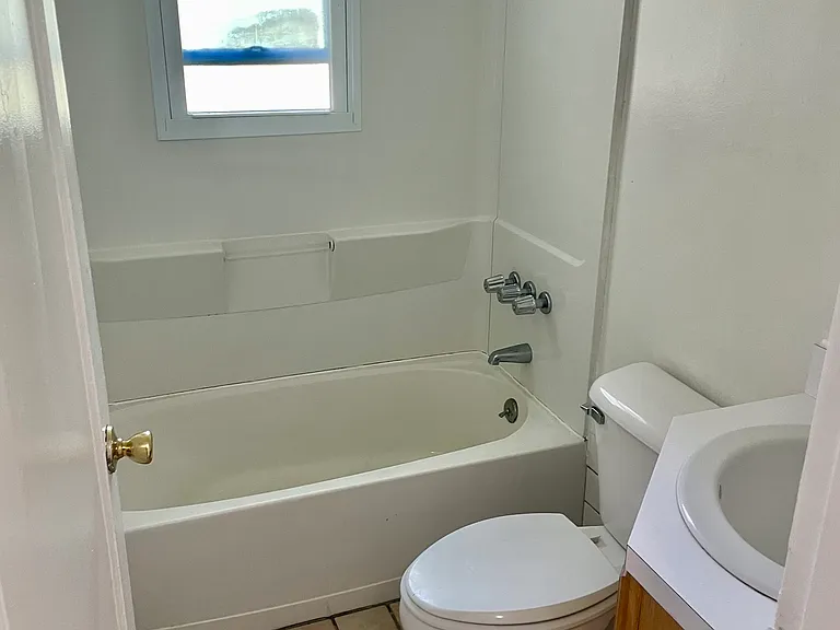 3 Springwood Cir #E — Photo 9