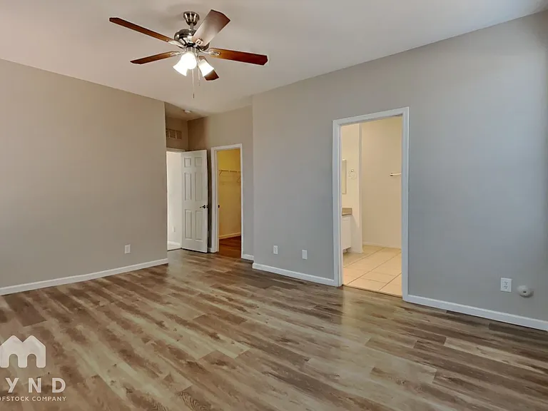 6834 S 30th Ln — Photo 9