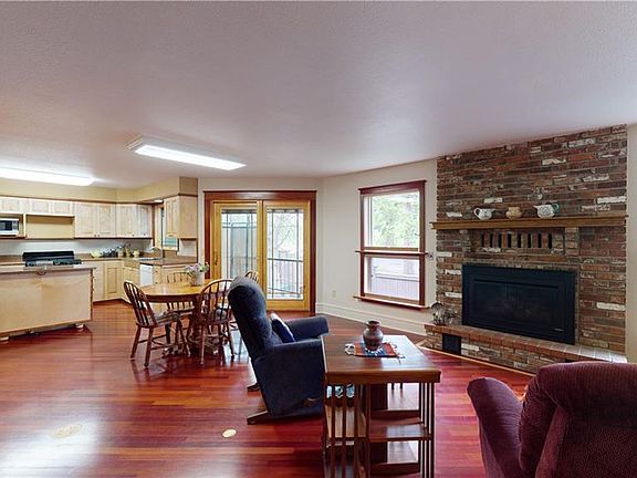 3rd image of 415 Avenue D APT 101