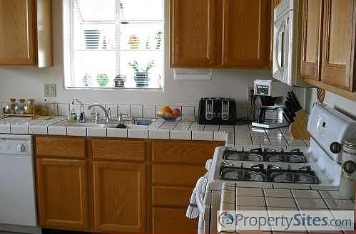 2nd image of 1916 E Leisure Ln