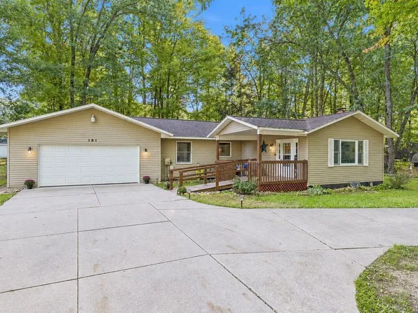 161 Pepperell Ave, Houghton Lake, MI 48629