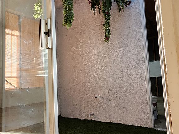 Atrium between house and garage