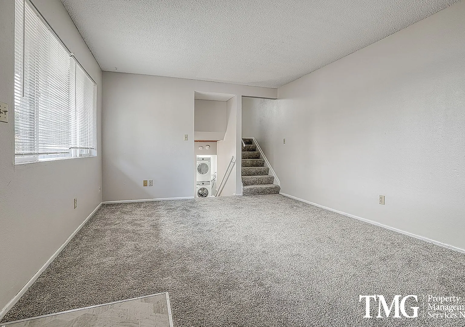 Great duplex downtown that also includes paid W/S/G and landscaping! — Photo 4