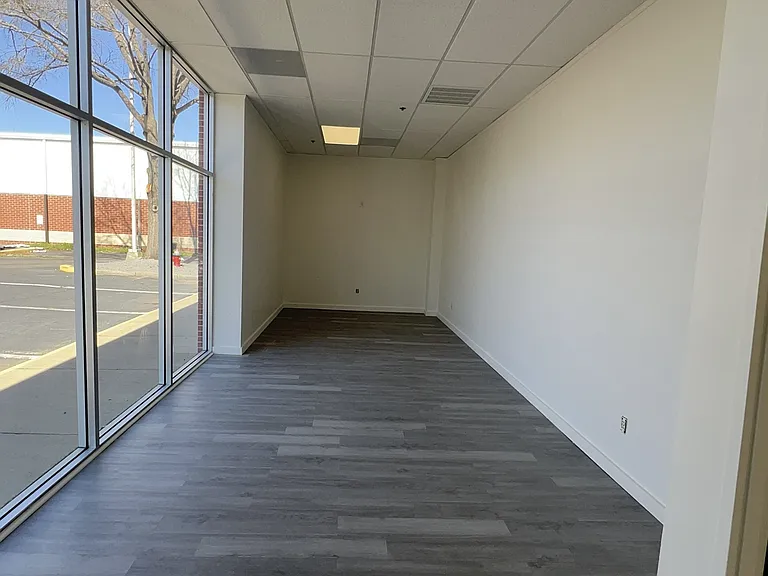 2101 Main St #A — Photo 6