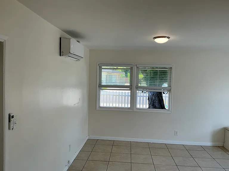 364 16th Pl #A — Photo 19