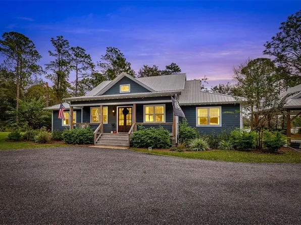 225 Maryanne Lake Cir, Brunswick, GA 31523