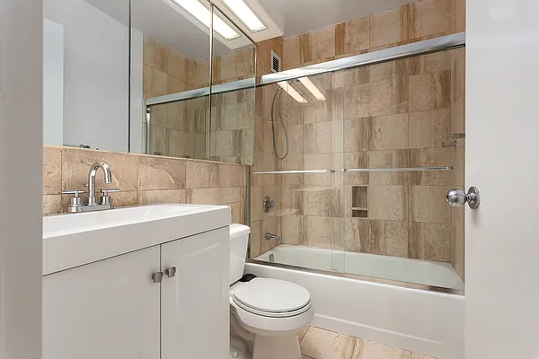 Rented by Oxford Property Group | media 10