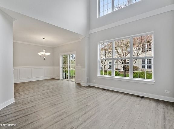 5th image of 534 Shakespeare Dr